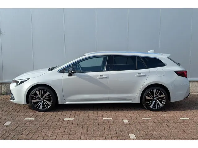 Toyota Corolla Hybrid 140 Dynamic |Camera| Apple Carplay & Android Auto| Parkeersensoren|