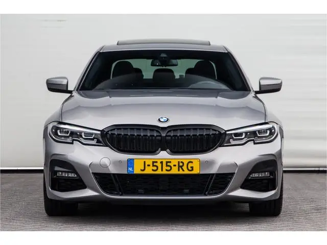 BMW 3-serie 320i High Executive M-Sport, Leder, Schuifdak, Head-up 2020