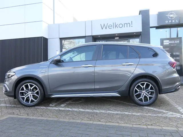 Fiat Tipo Stationwagon Cross 1.5 Hybrid Automaat | Camera | Navigatie | Pack Safety