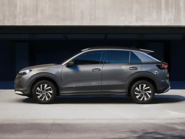 Volkswagen T-Roc Limited Edition 1.5 eTSI 85 kW / 116 PK SUV 7 vers / Getinte ramen / Carplay / 16 I...