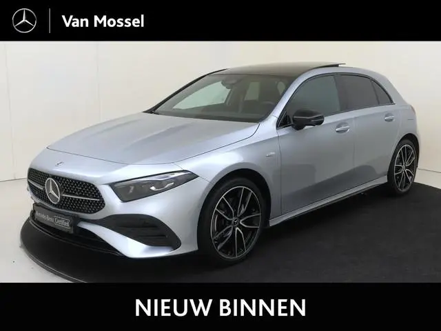 Mercedes-Benz A-klasse 250 e Business Solution AMG / Panaromadak / Headup-Display / 360Graden-Camera...
