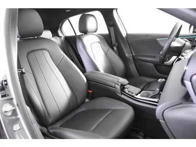 Mercedes-Benz A-klasse 180 d *1ste Eigenaar*Leer*Panoramadak*Stoelverwarming*Ambiente*