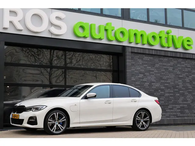 BMW 3-serie 330e Business Edition Plus | BTW | NAP | M-SPORT | LASER | KEYLESS | 360 | LEDER | DEALE...