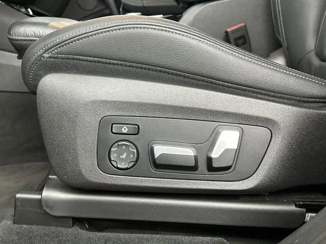 BMW X3 xDrive30e High Executive PANO - TREKHAAK - DEALER OND - CARPLAY - ORIGINEEL NL