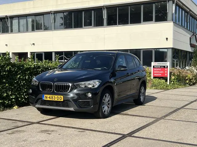 BMW X1 sDrive20i High Executive |CRUISE|STOELVERW.|NAVI| 19526