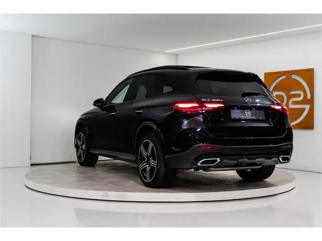 Mercedes-Benz GLC-klasse 300e 4MATIC AMG 313PK | Pano | Burmester | Sfeer | Trekhaak | Stoel&Stuurve...