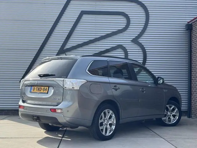 Mitsubishi Outlander 2.0 PHEV Instyle 2e Eigenaar|Schuifdak|Navi|Camera|Clima|Cruise|Stoelverwarming...