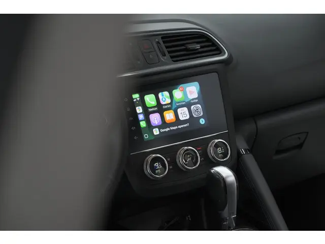 Renault Kadjar TCe 140 EDC Limited | Camera | Dodehoekdetectie | Apple Carplay | Stoelverwarming