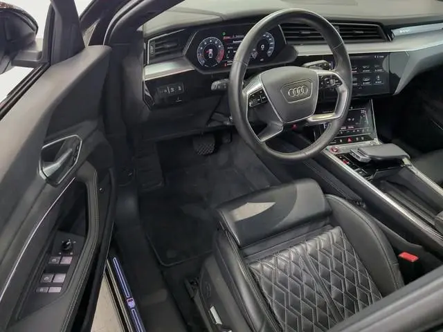 Audi e-tron S quattro 95 kWh 508pk |  Panoramadak | Head up Display | Matrix Led | Lederen bekleding...