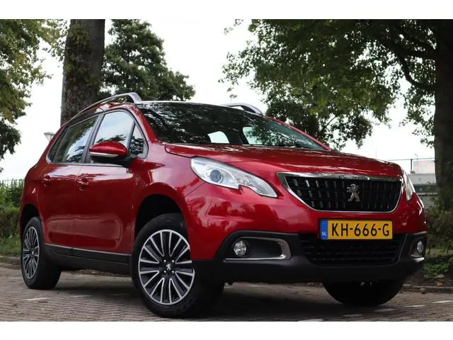 Peugeot 2008 1.2 PureTech Blue Lion | Panoramadak | Trekhaak | Navi |