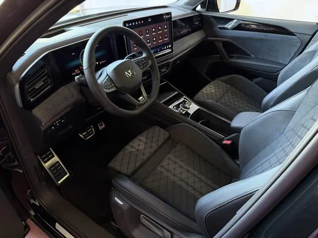Volkswagen Tiguan 1.5 eHYBRID 272 PK NW AUTO R-LINE VW.TREKHAAK  BLACK PANO XL.NAVI STOEL/STUUR VERW...