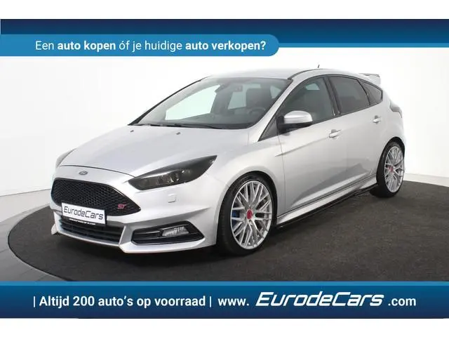 Ford Focus 2.0 EcoBoost ST-3 *Recaro*Navigatie*DAB*Preformance*