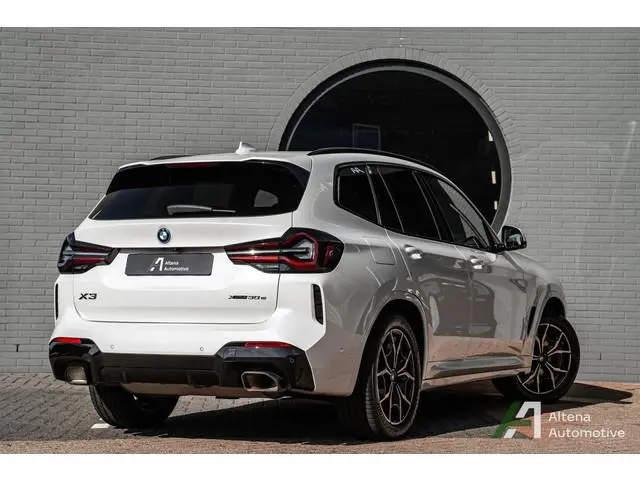 BMW X3 xDrive30e Trekhaak, M-sport, panoramadak, sportstoelen