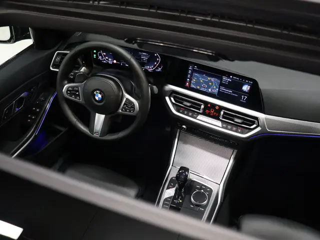 BMW 3-serie M340i xDrive High Executive [SCHUIFKANTELDAK, MEMORY SEATS, APPLE CARPLAY, ANDROID, HEAD...
