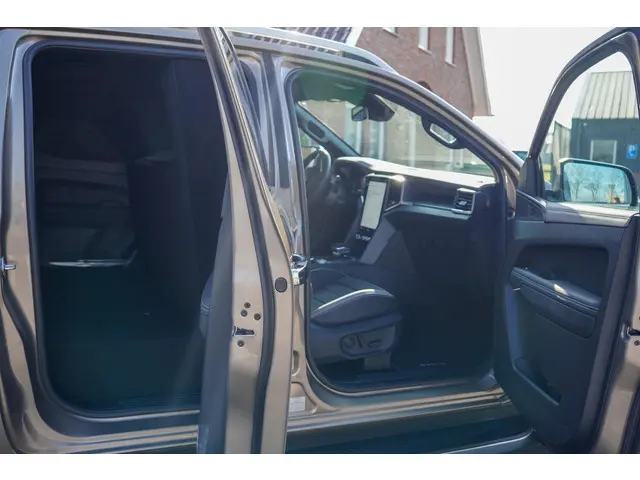 Volkswagen Amarok 3.0 TDI V6 240 pk Aventura Elek. Rolkoffer Navi, 360 Camera, 21" LMV, IQ LED Kopla...