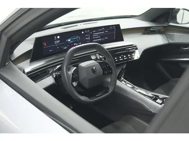 Peugeot 3008 1.2 Hybrid 136 GT | Panoramdak | 360 Camera | Stoelverwarming | Elektrische Kofferklep...
