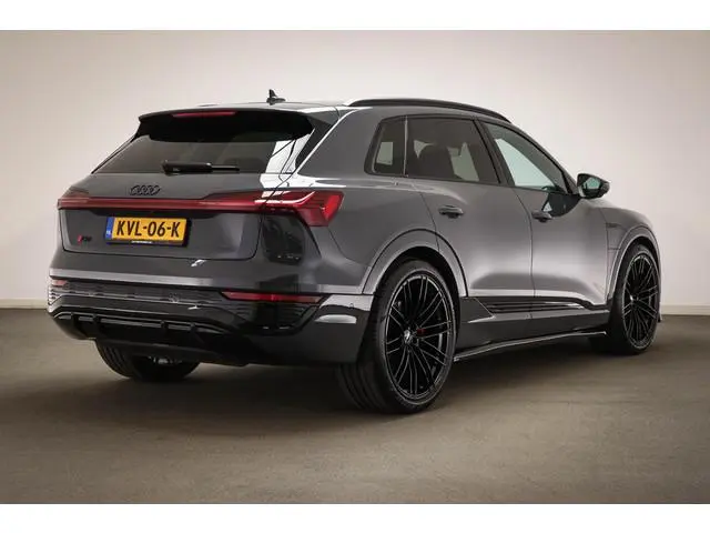 Audi Q8 e-tron S-Edition 55 quattro 408PK | PANORAMADAK | HEAD UP | LEDER | SFEERVERLICHTING | B&O |...