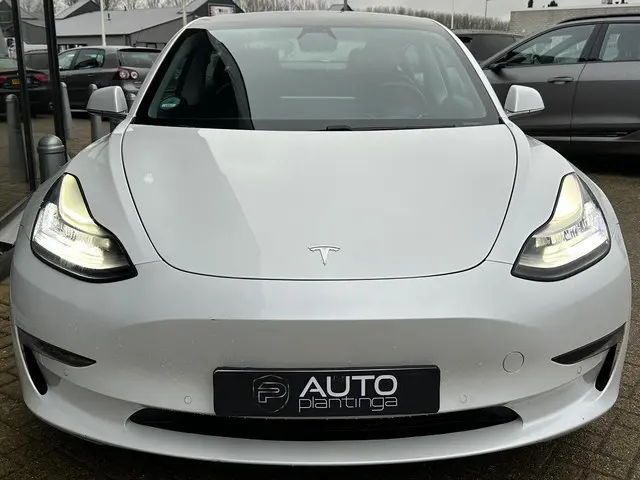 Tesla Model 3 Long Range AWD 75 kWh | Auto Pilot | LUXE | Nette Staat | 2e Eigenaar | NL AUTO |