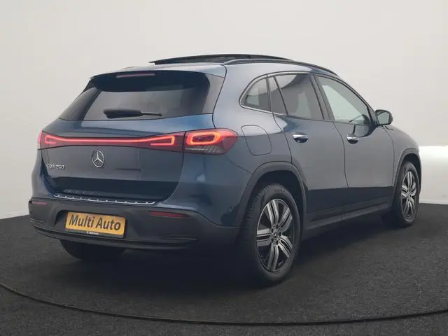 Mercedes-Benz EQA 250 Business Solution Luxury 67 kWh 190pk Dealer O.H | Trekhaak Af Fabriek | Panod...
