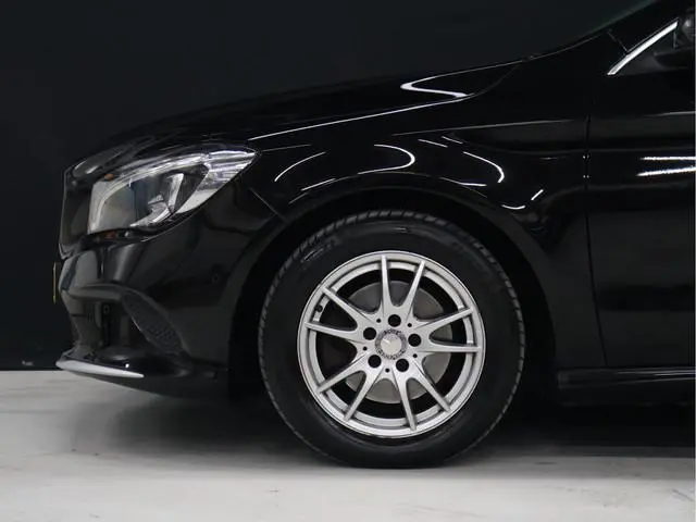 Mercedes-Benz CLA-klasse 180 Ambition [CRUISE CONTROL, PDC V+A, NAVIGATIE, BLUETOOTH, AIRCO, RADIO,...