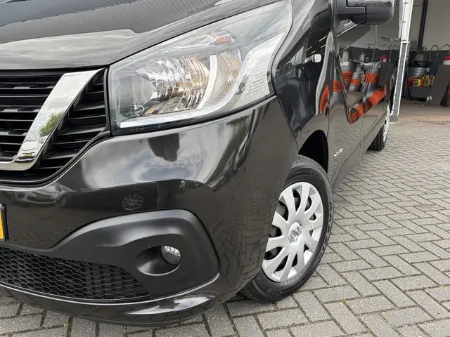Nissan NV300
