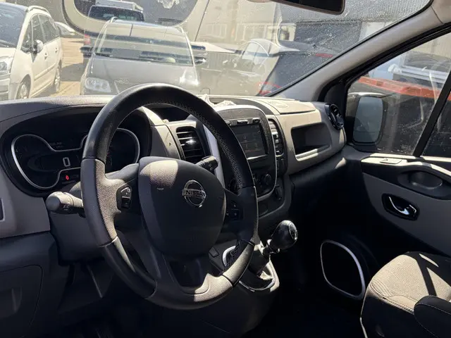 Nissan NV300