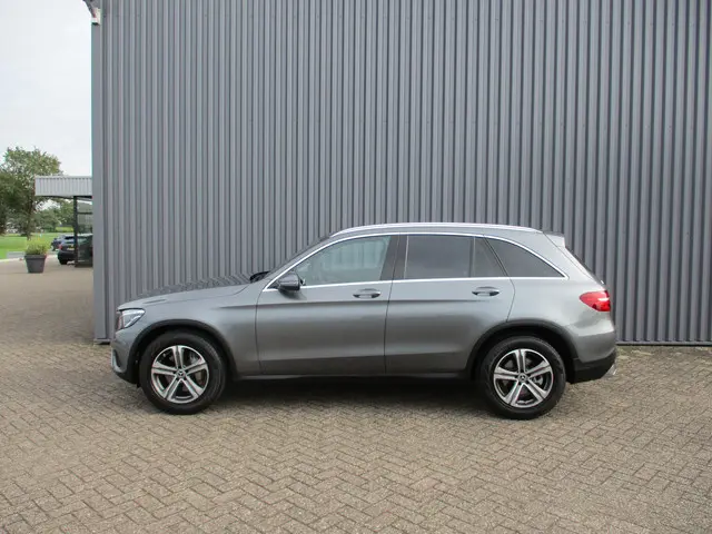Mercedes-Benz GLC 300 245 PK 4MATIC Navi