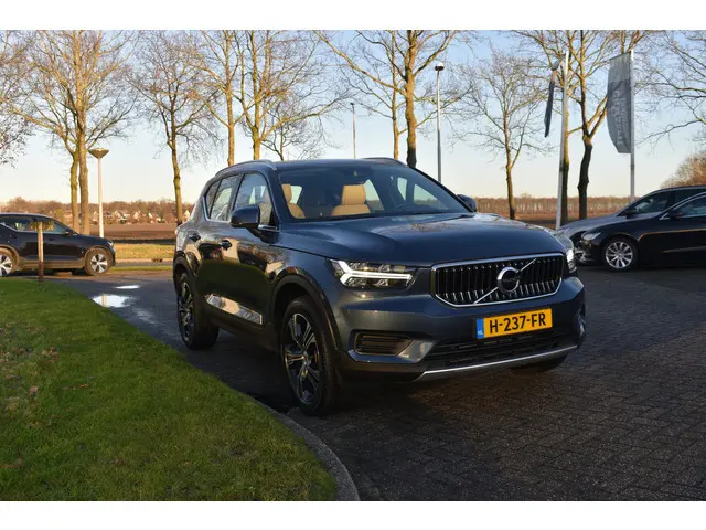 Volvo XC40 T3 163PK Automaat Inscription | Trekhaak | Leder | ACC | Blis | Camera | Stoelverwarming