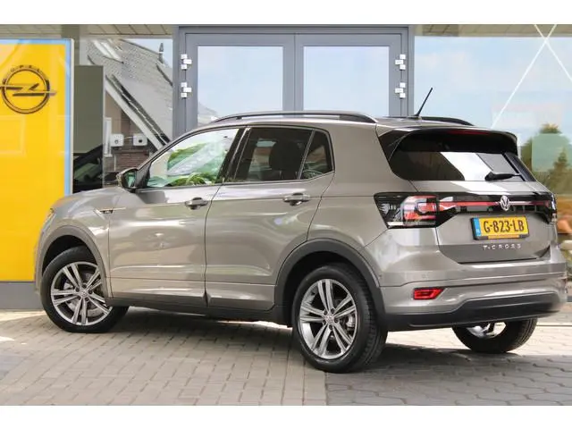Volkswagen T-Cross 1.0 TSI Life | Adaptieve cruise | Digital cockpit | R-Line interieur + Exterieur