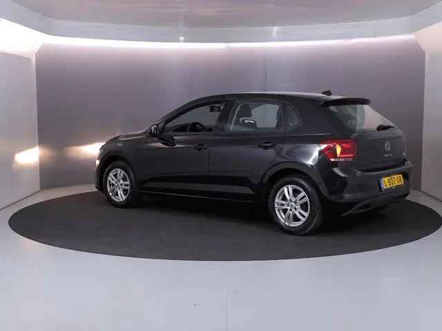 Volkswagen Polo 1.0 TSI Comfortline Business 95 pk | Navigatie | Parkeersensoren | Achteruitrijcamer...