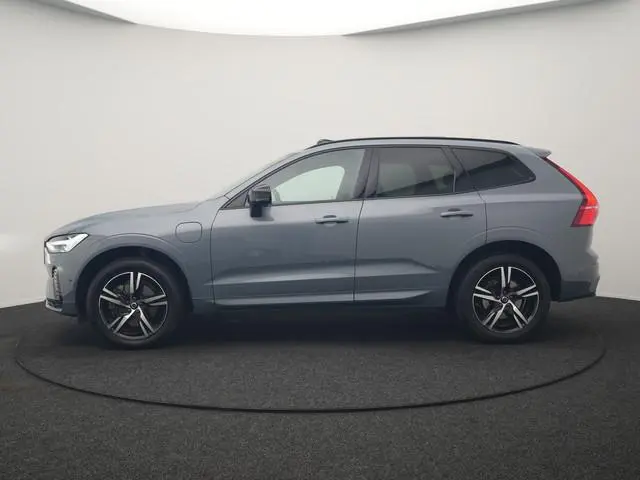 Volvo XC60 T6 AWD R-Design PHEV 340pk Dealer O.H. | Panodak | Adaptive Cruise | Head Up | 360 Camera...