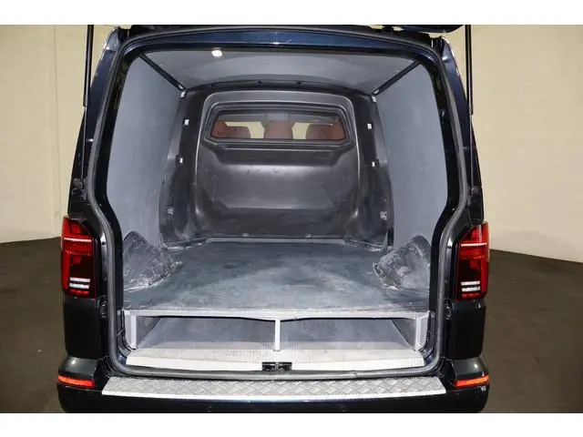 Volkswagen Transporter 2.0 TDI 204pk L2 H1 DC Bulli Automaat Leer