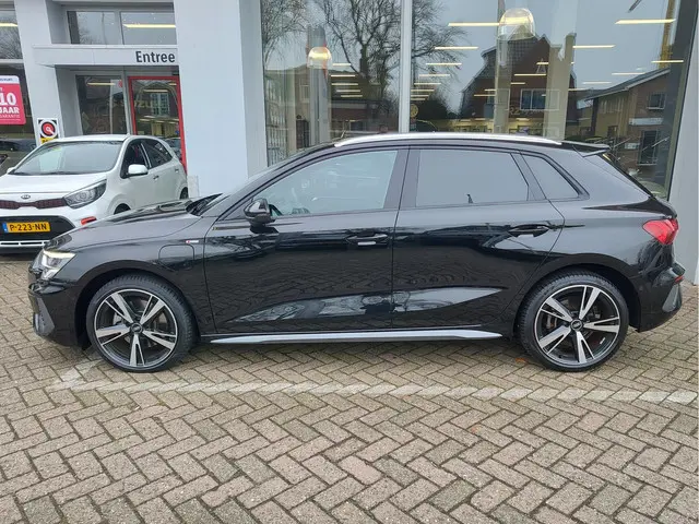 Audi A3 Sportback 40 TFSI e PHEV BUSINESS EDITION AUT. Navi | Stoelverwarming | Virtual Cockpit