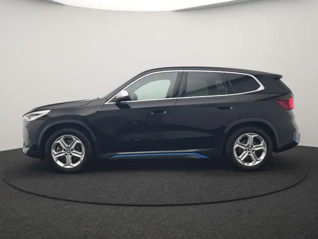 BMW iX1 xDrive30 X Line 67 kWh 313pk Dealer O.H. | Trekhaak Af Fabriek | Adaptive Cruise | Lederen S...