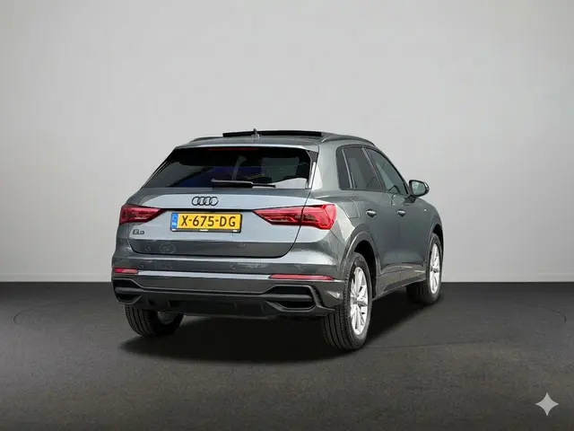 Audi Q3 45 TFSI e S edition 245PK | Panorama dak  | 2x S-line | Stoelverwarming | Blindspot | Achter...