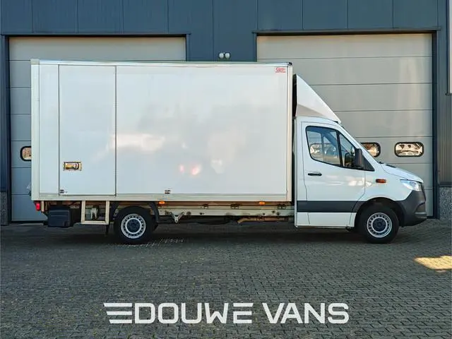 Mercedes-Benz Sprinter 317 170 PK Bakwagen Zijdeur Automaat Airco Leder DAB Laadklep Lat om Lat MBUX