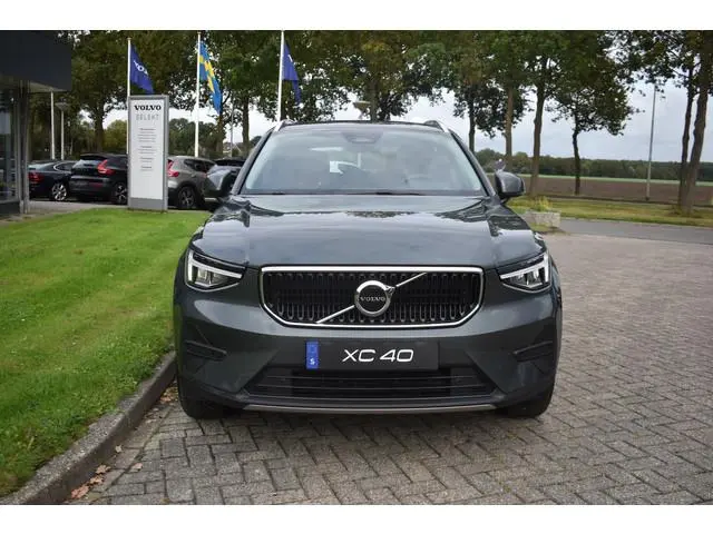 Volvo XC40 B3 Core | Leder |  ACC | Stoel stuurwiel verwarmd | Camera + PDC |