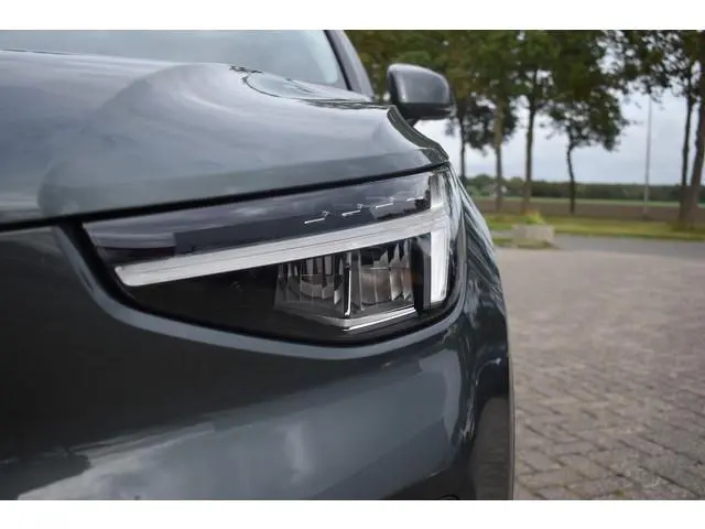 Volvo XC40 B3 Core | Leder |  ACC | Stoel stuurwiel verwarmd | Camera + PDC |