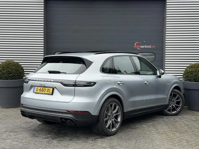 Porsche Cayenne 3.0 E-Hybrid Sport Chrono | Panoramadak | Camera | Head-Up Display | Stoelventilatie...