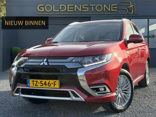 Mitsubishi Outlander 2.4 PHEV Intense ✓1e Eigenaar✓Trakhaak✓SOH 67%✓Carplay✓Camera✓Alcantara-Leder✓S...