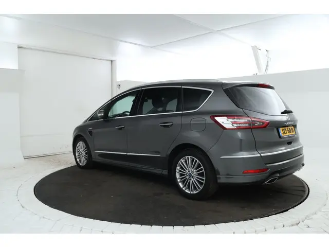 Ford S-Max 2.0 Vignale 177Pk, Navigatie, Leer, Climate,