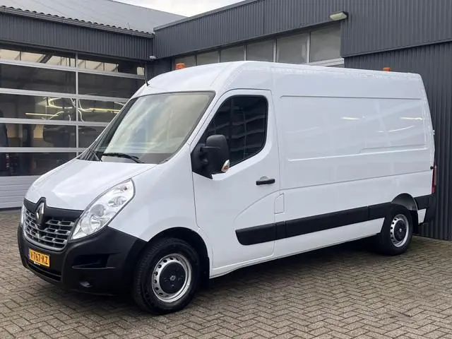Renault Master T35 2.3 dCi L2H2 146PK Euro 6 Airco Cruise controle Kastinrichting Omvormer Standkach...