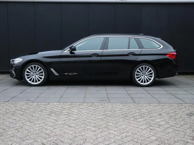 BMW 5-serie Touring 520i Corporate Lease High Executive | LEDER | MEMORY | PANO-DAK | CAMERA | APPLE...
