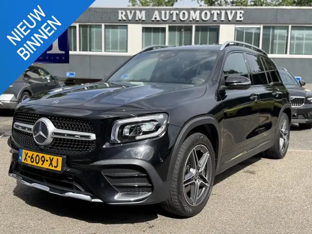 Mercedes-Benz GLB 200 Business Solution AMG PANORAMADAK | SFEERVERLICHTING | ELEKTRISCHE TREKHAAK |...