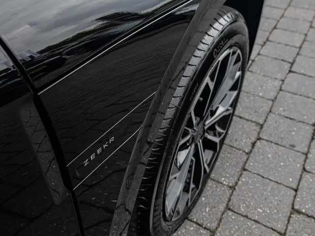 Zeekr 7GT