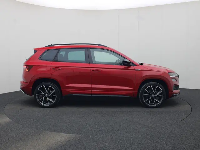 Skoda Karoq 1.5TSI/150PK ACT Sportline DSG · Navigatie · Apple/Android Car Play · Camera + Parkeerse...