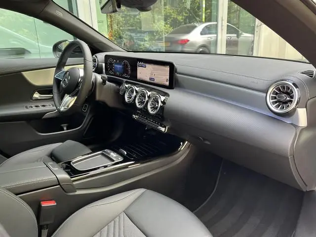 Mercedes-Benz CLA Shooting Brake 250 e Star Edition Luxury | Panoramadak | Nightpakket | MULTIBEAM L...