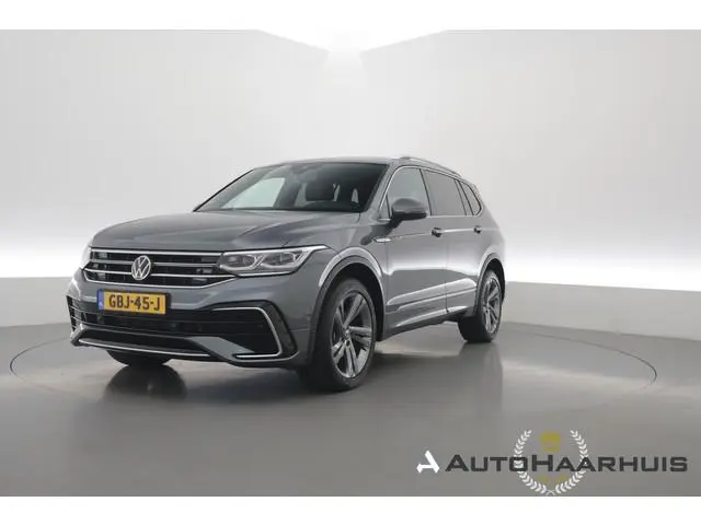 Volkswagen Tiguan Allspace 1.5 TSI R-Line 7p. DSG | Rijklaar! | Dig. Cockpit | Adapt. Cruise | Trekh...