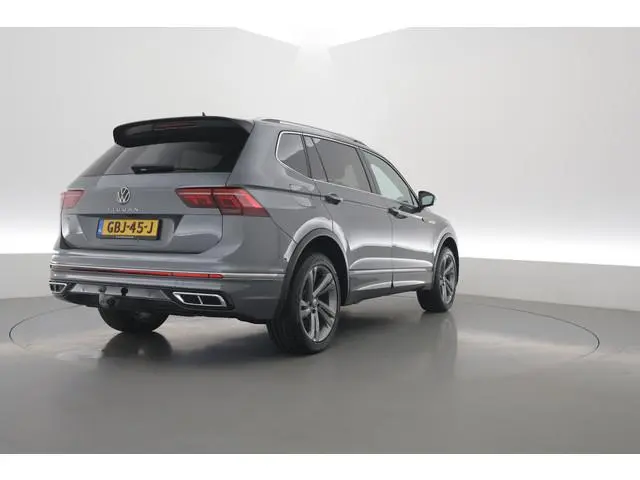 Volkswagen Tiguan Allspace 1.5 TSI R-Line 7p. DSG | Rijklaar! | Dig. Cockpit | Adapt. Cruise | Trekh...