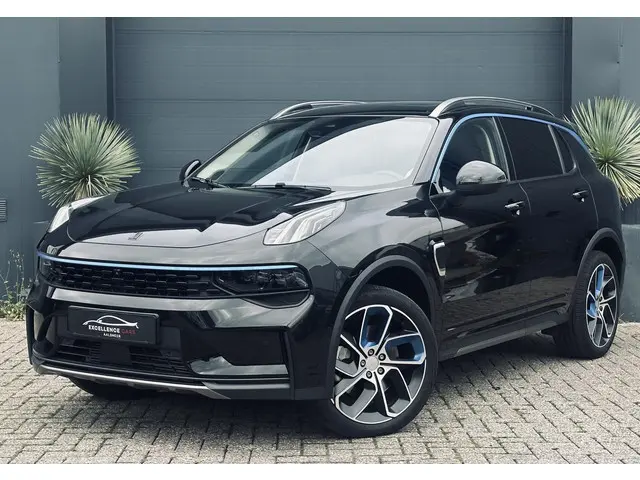 Lynk & Co 01 1.5/Pano/Navi/Camera/AppleCarPlay